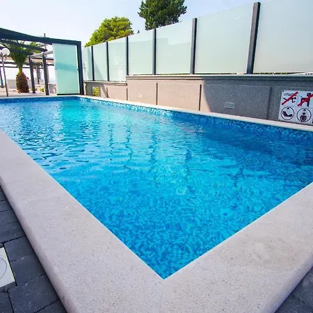 Paradiso Apartman *